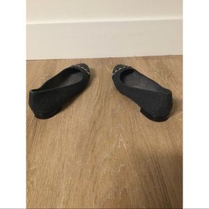 Stuart Weitzman Shoes - Stuart Weitzman Quilted Toe Flat with Chain Stuart Weitzman Shoes - Stuart Weitzman Quilted Toe Flat with Chain